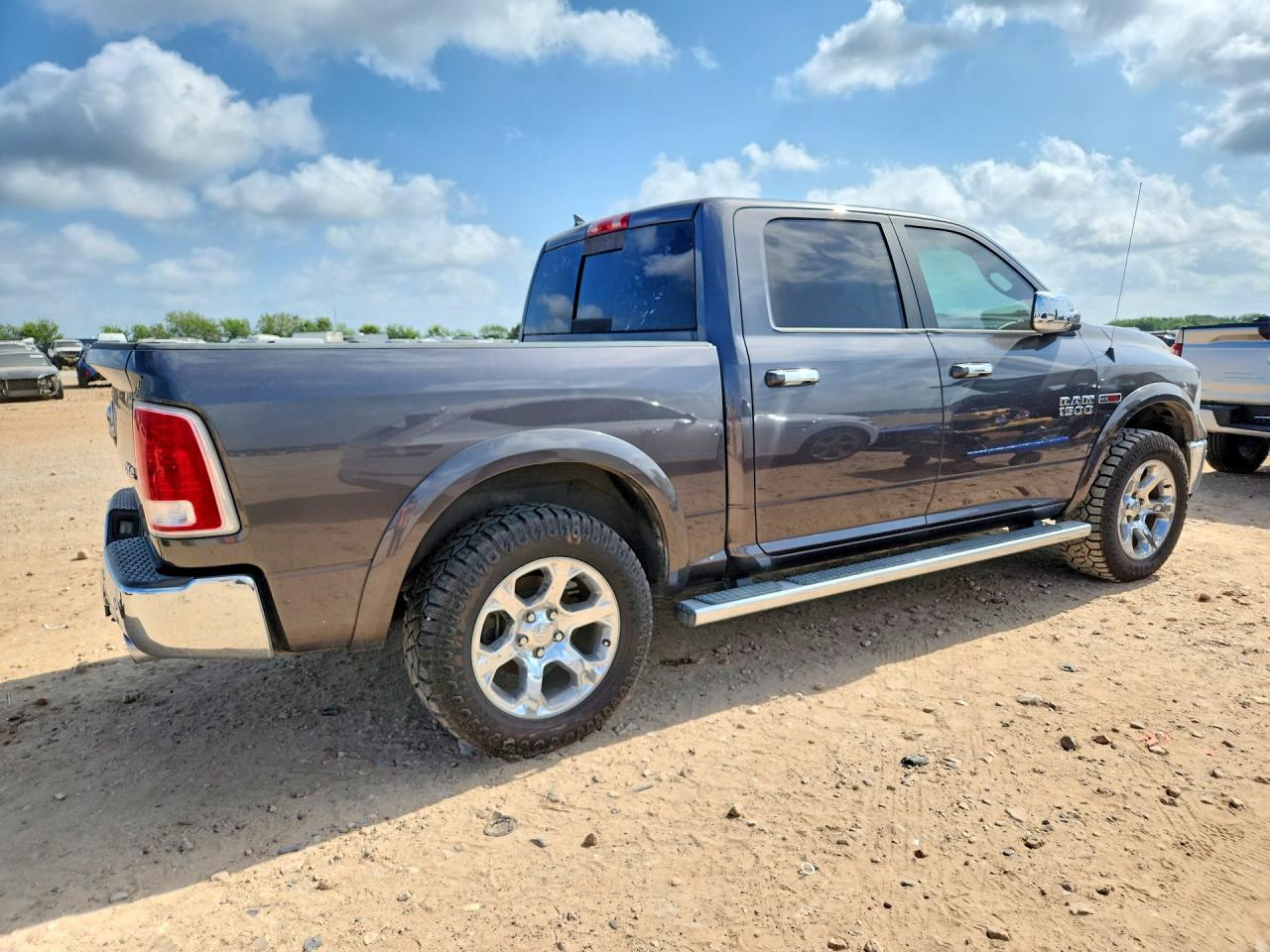 2018 Ram 1500 Laramie 4Wd 3.0L V6 Tdsl - Фото 3