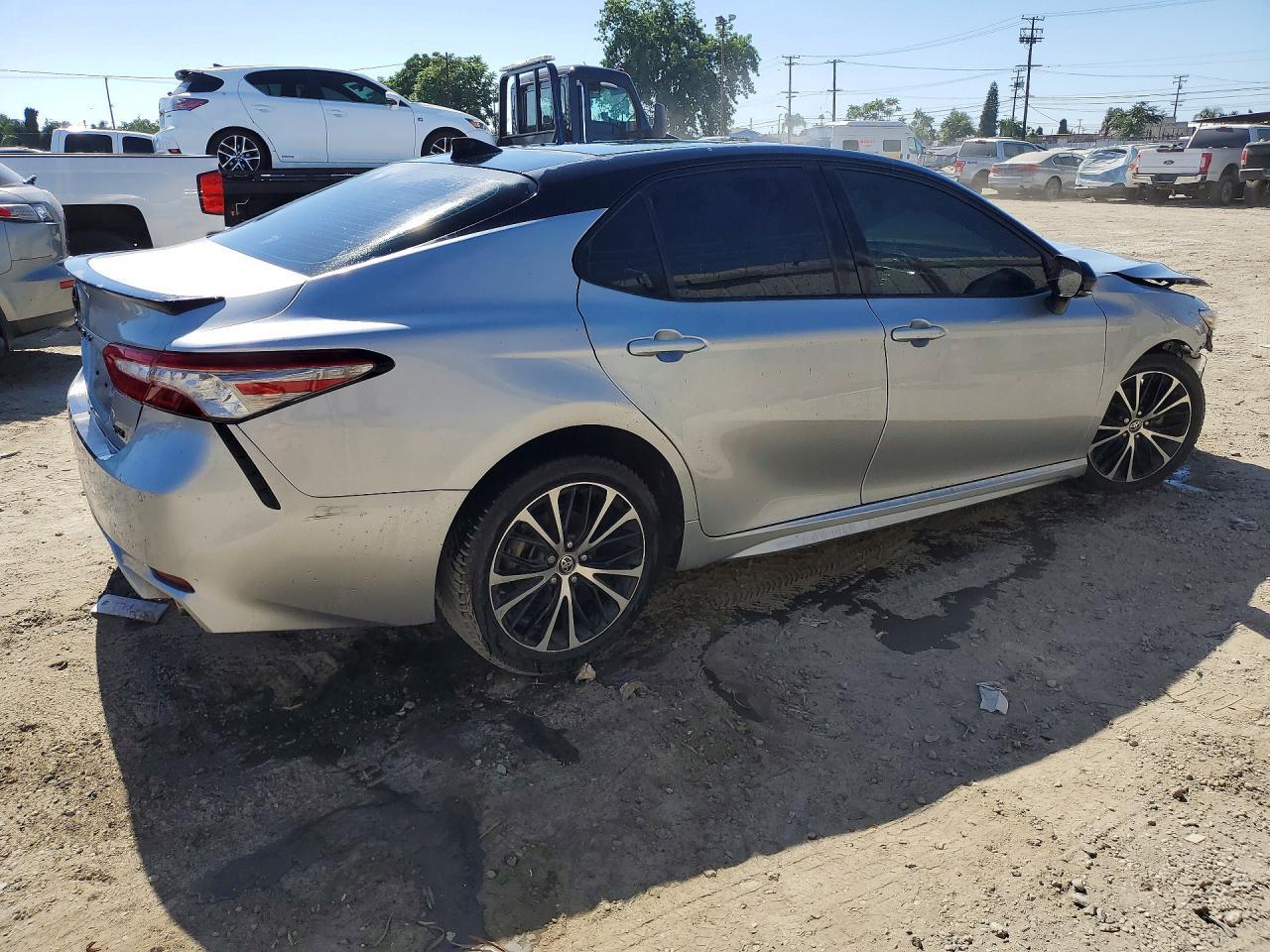 2019 Toyota Camry Xse - Image 3
