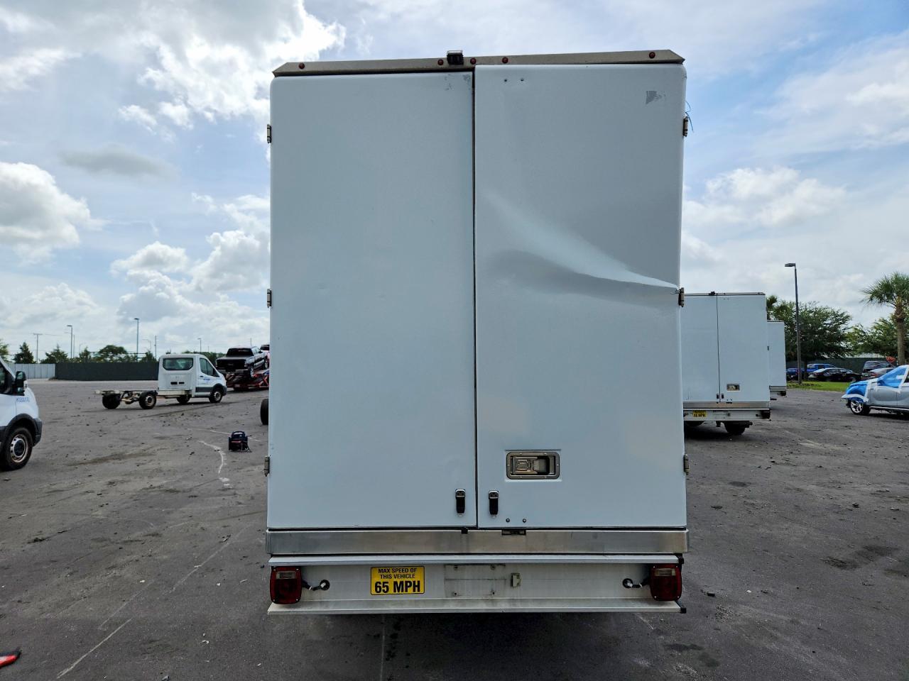 2022 Ford Transit Delivery Truck - Фото 6