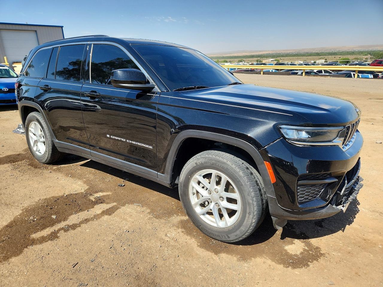 2023 Jeep Grand Cherokee Laredo/Altitude - Фото 4