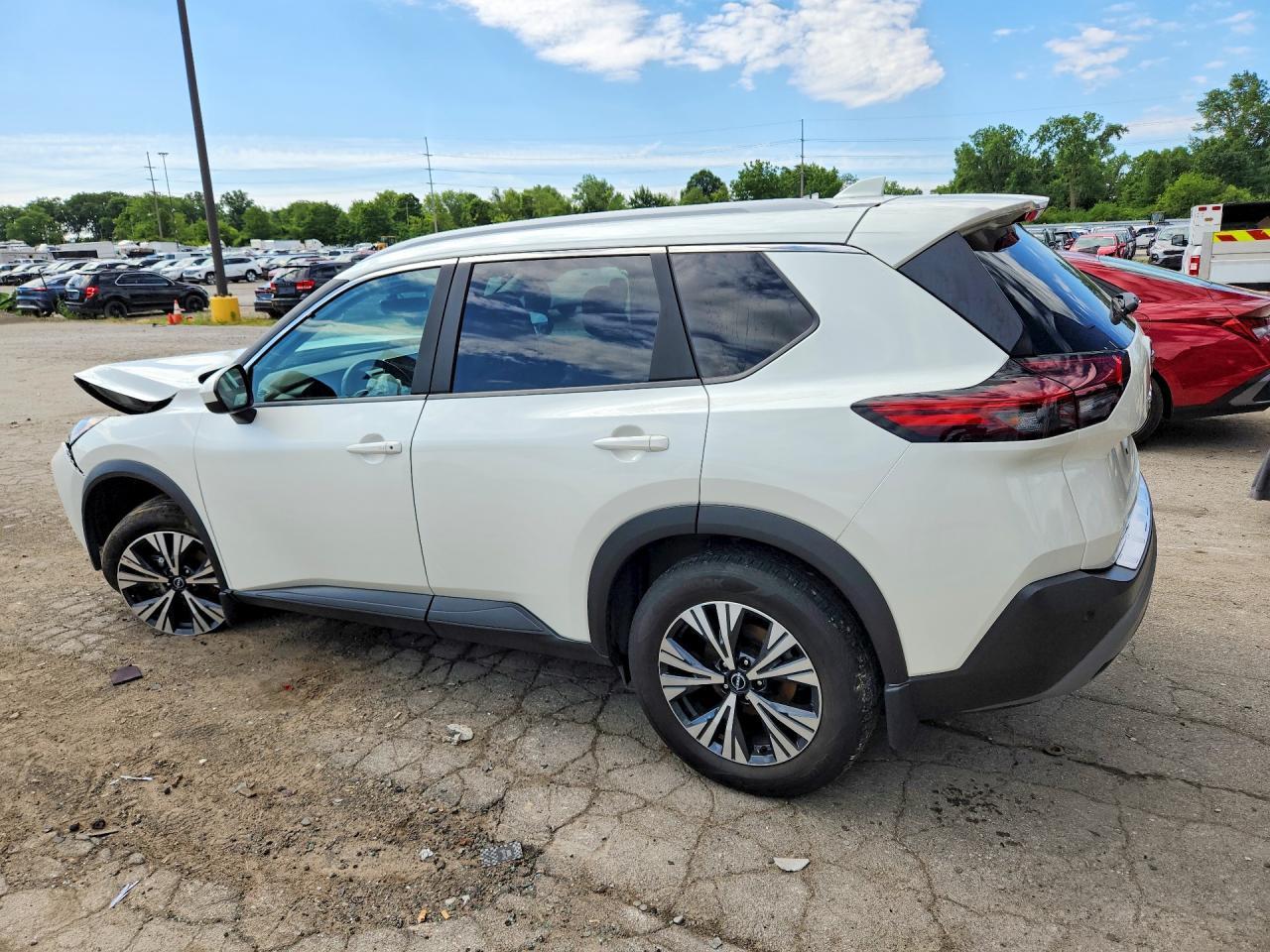 2023 Nissan Rogue Sv - Фото 2