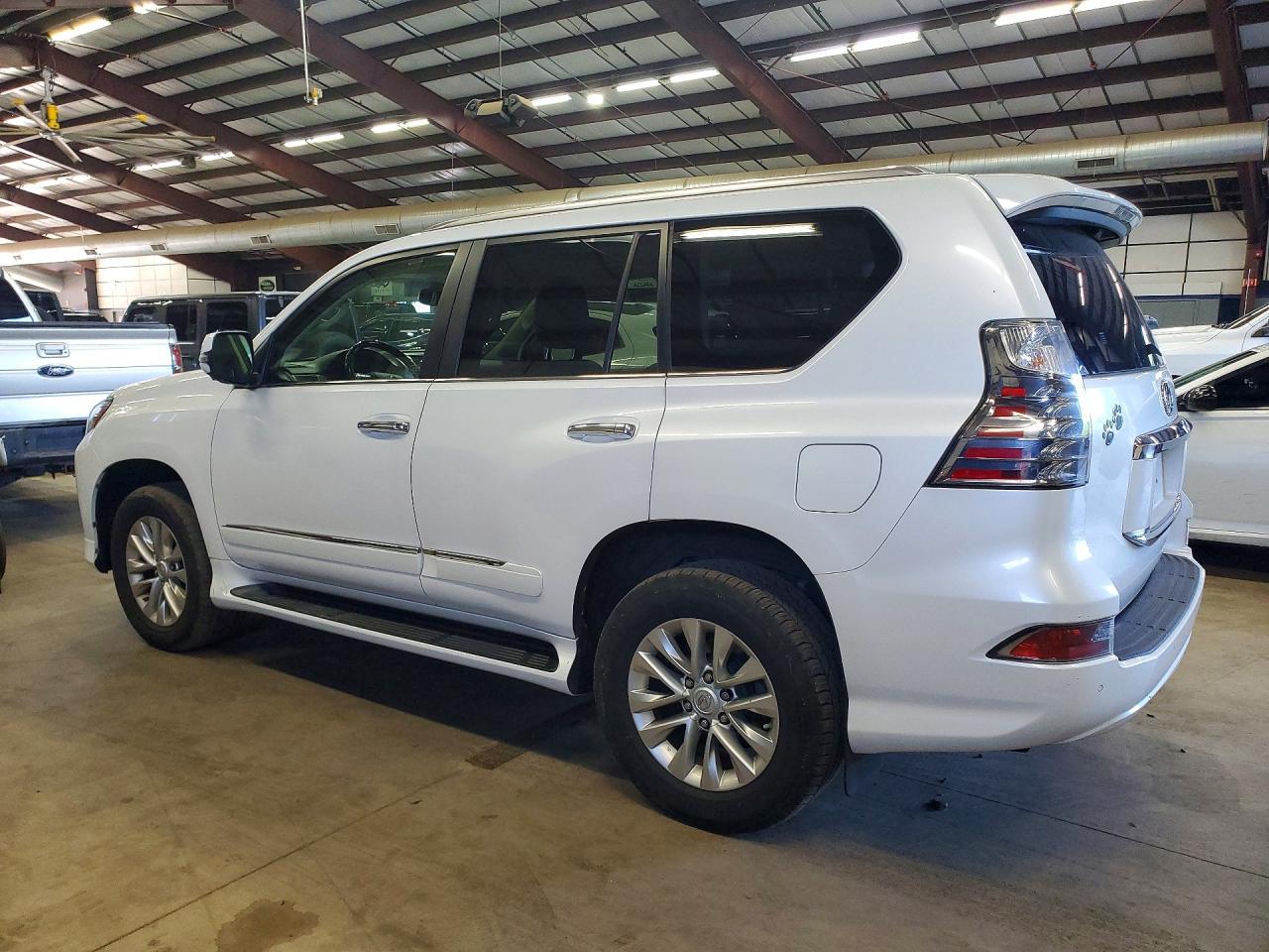 2017 Lexus Gx 460 - Фото 2
