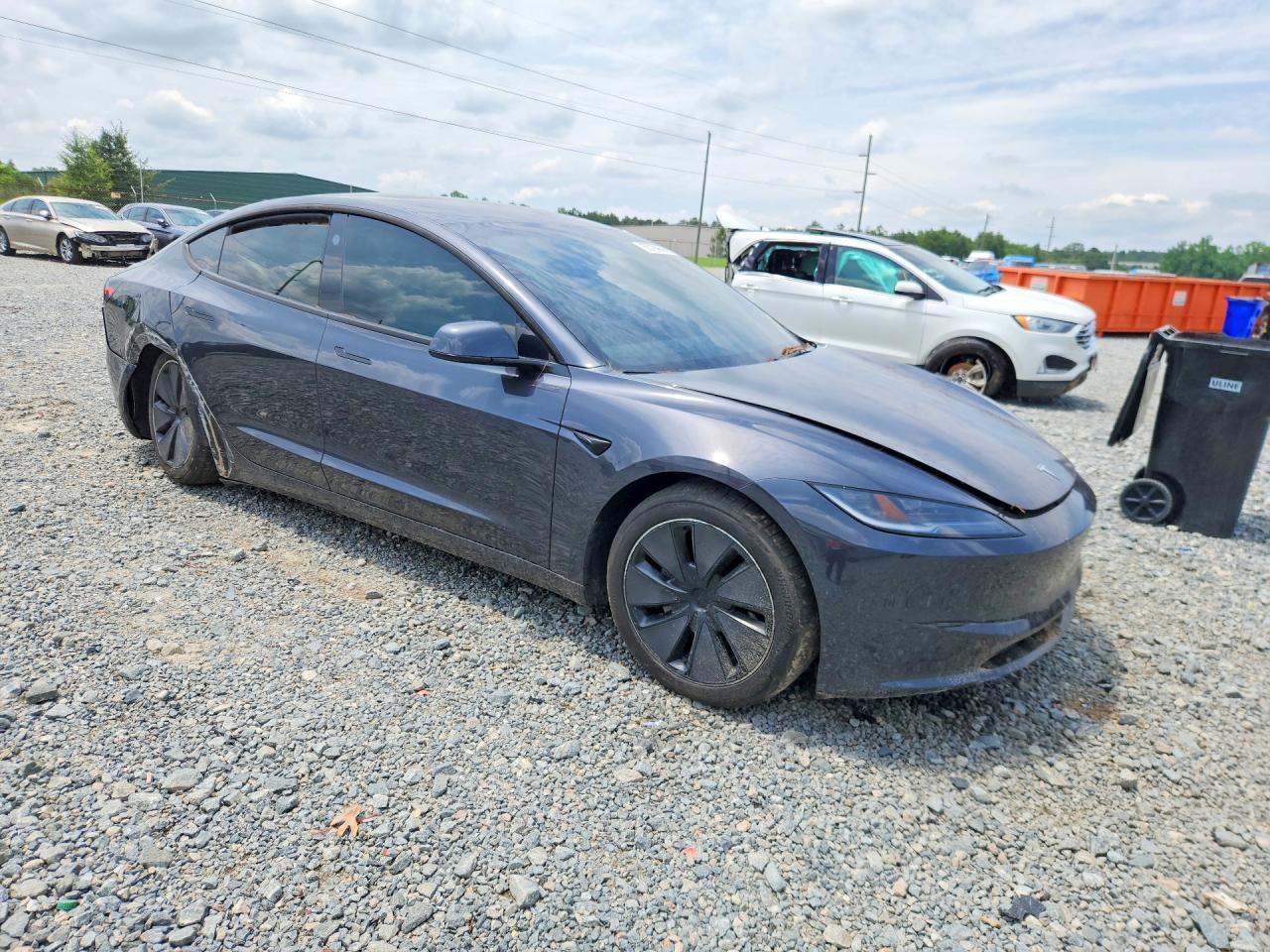2025 Tesla Model 3 - Image 4