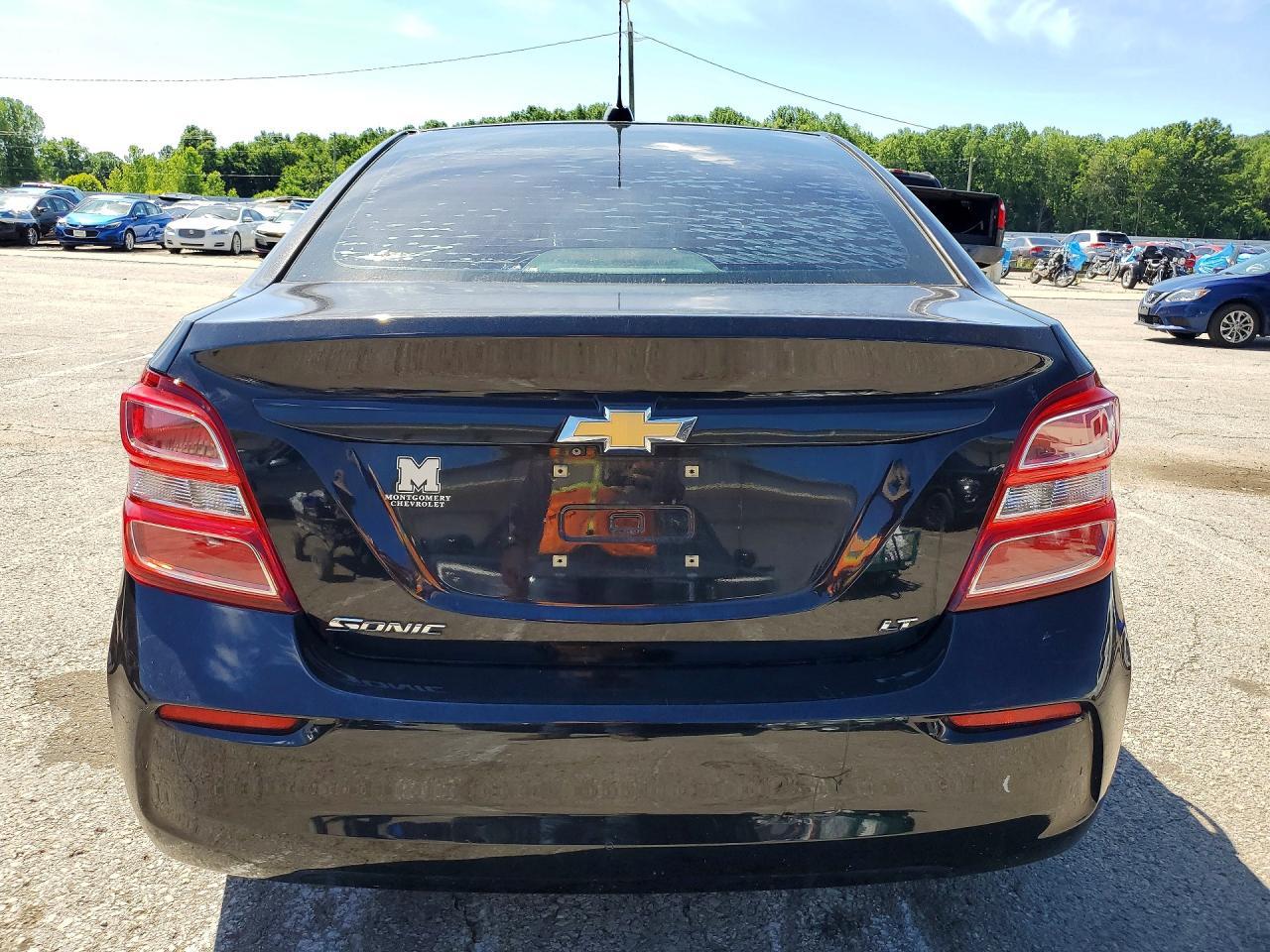 2017 Chevrolet Sonic Lt - Image 6