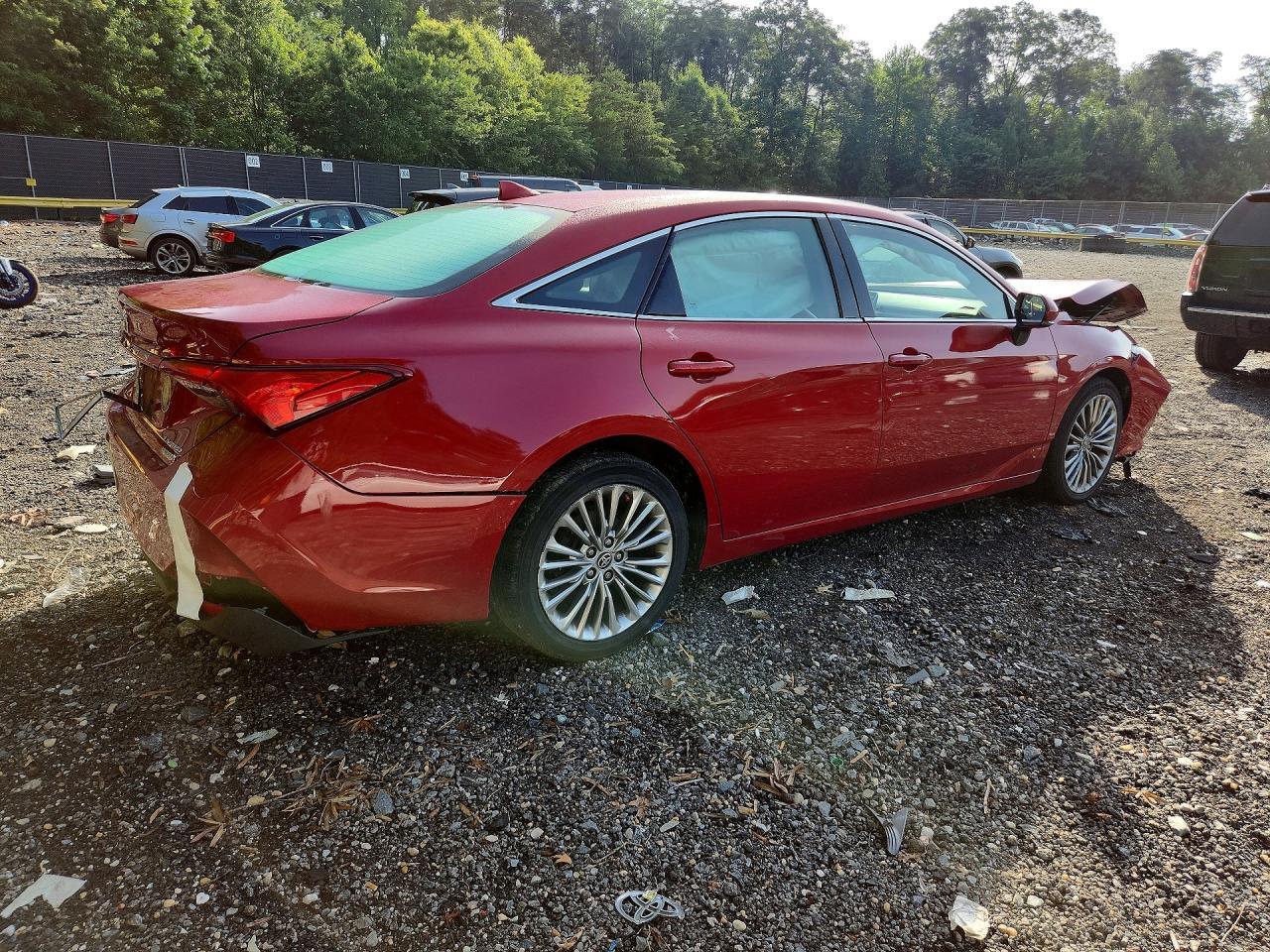 2021 Toyota Avalon Limited - Фото 3