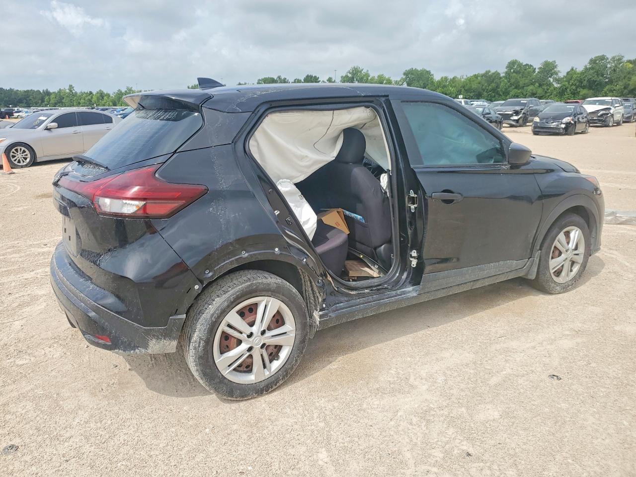 2023 Nissan Kicks S - Image 3
