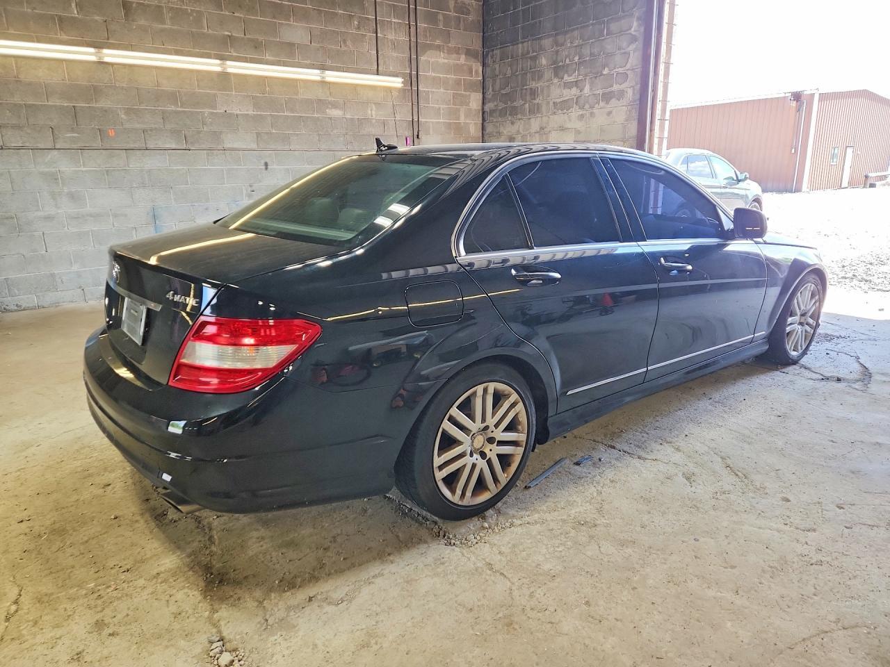 2009 Mercedes-Benz C 300 4Matic - Image 3