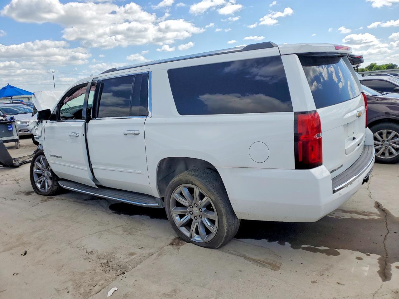 2017 Chevrolet Suburban K1500 Premier - Фото 2