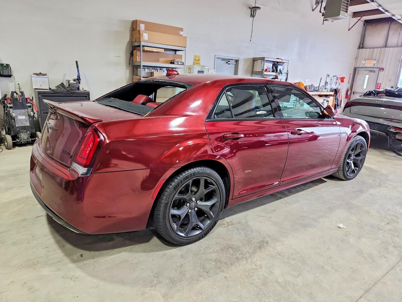 2021 Chrysler 300 S - Фото 3