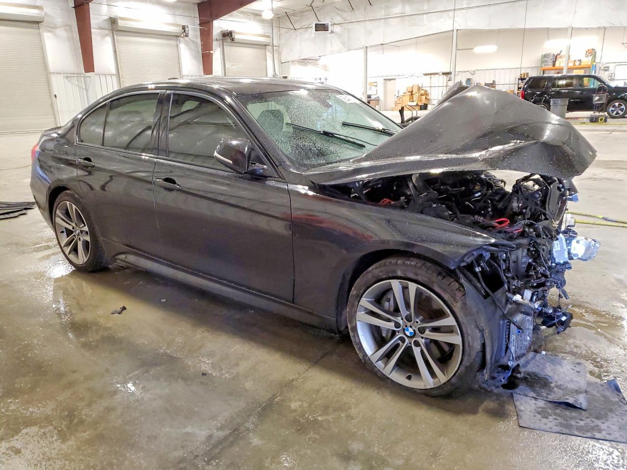 2013 BMW 335 Xi - Image 4