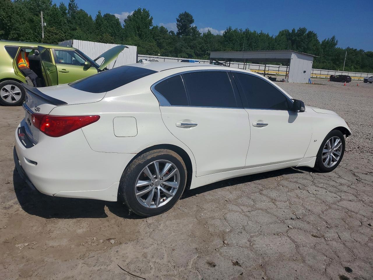 2015 Infiniti Q50 Base - Image 3