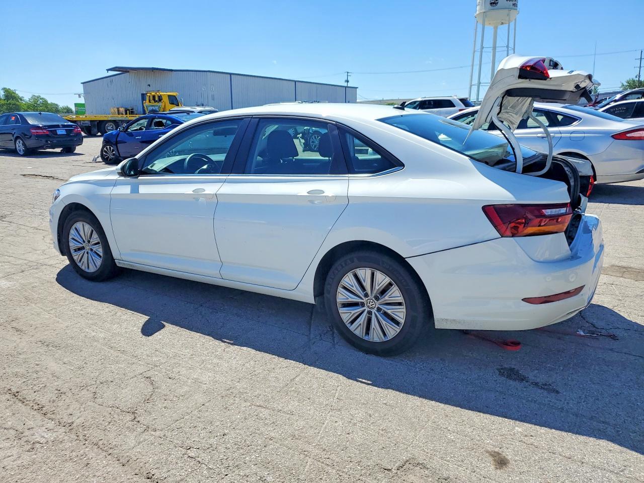 2019 Volkswagen Jetta S - Фото 2