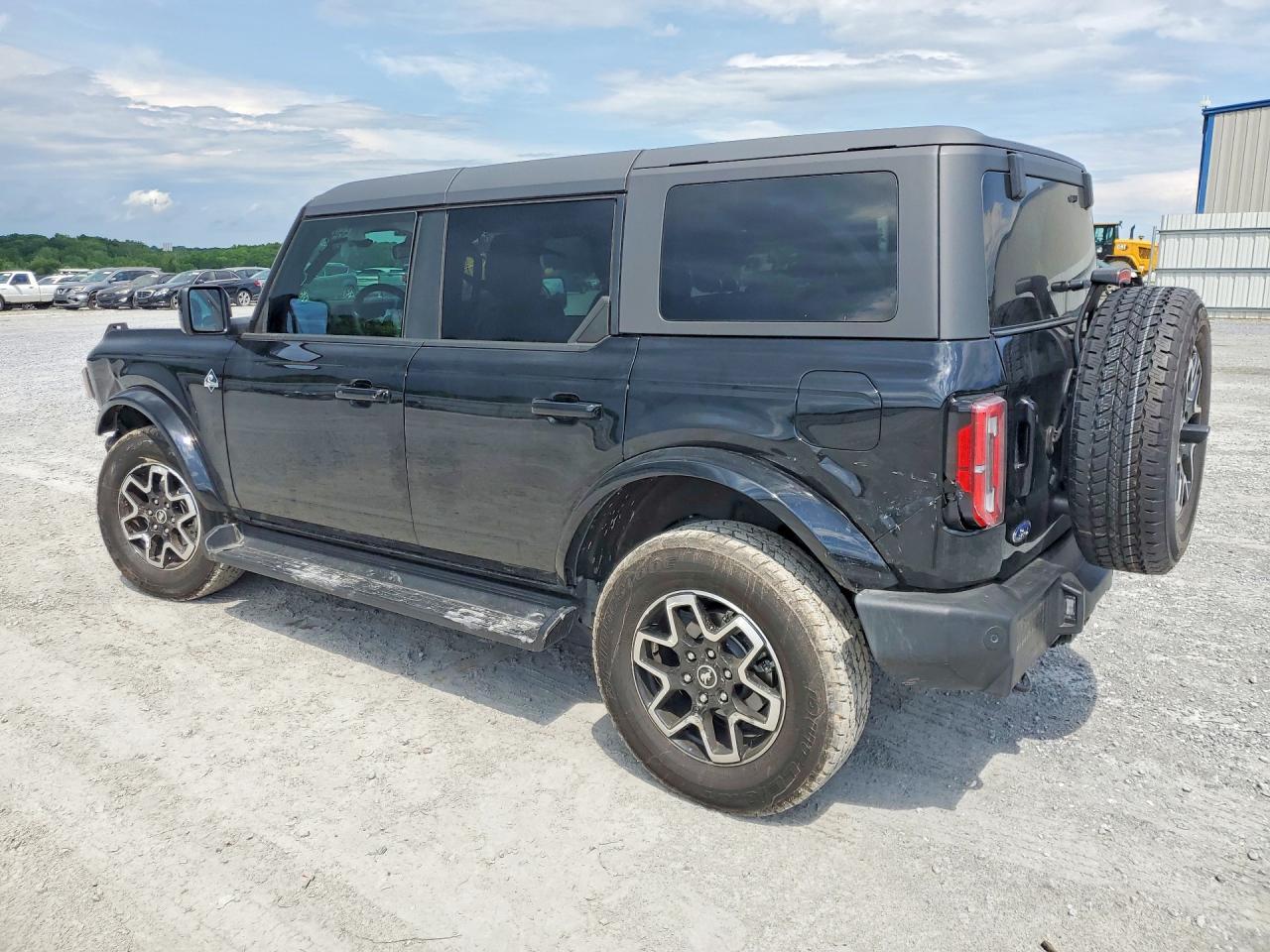 2025 Ford Bronco Outer Banks - Фото 2