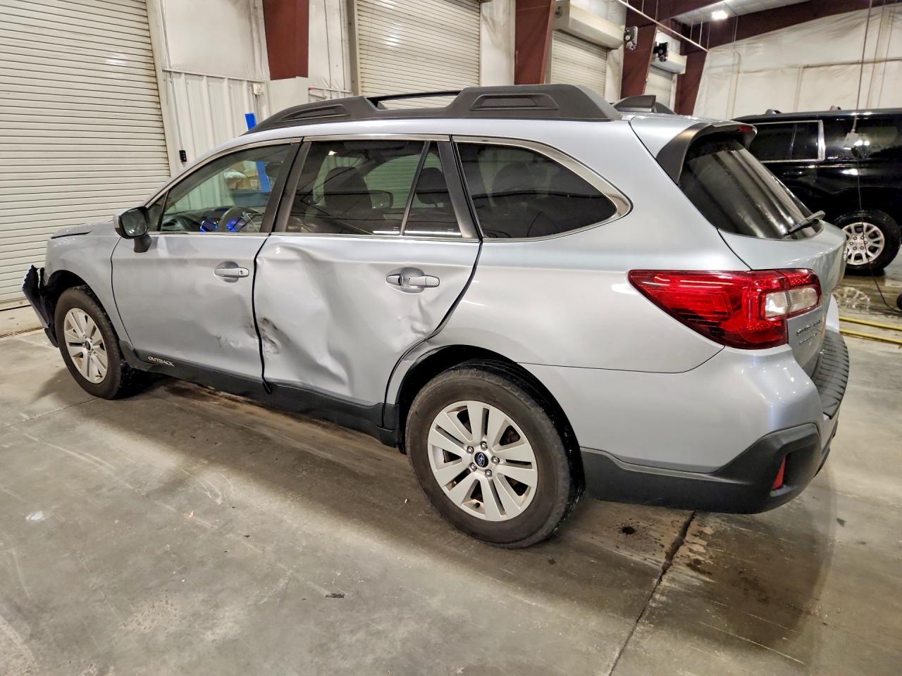 2019 Subaru Outback 2.5I Premium - Фото 2