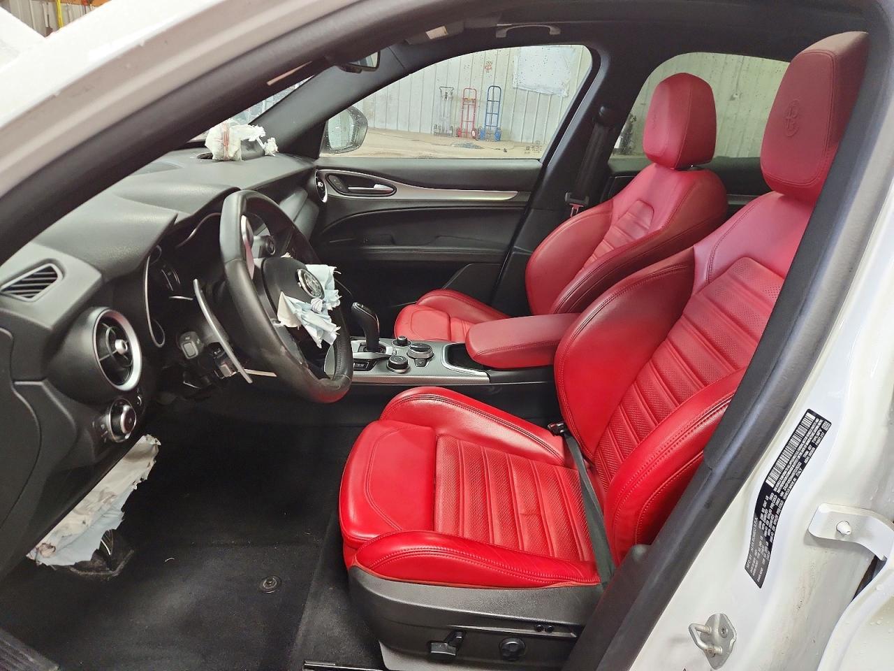 2022 Alfa Romeo Stelvio Ti - Image 7