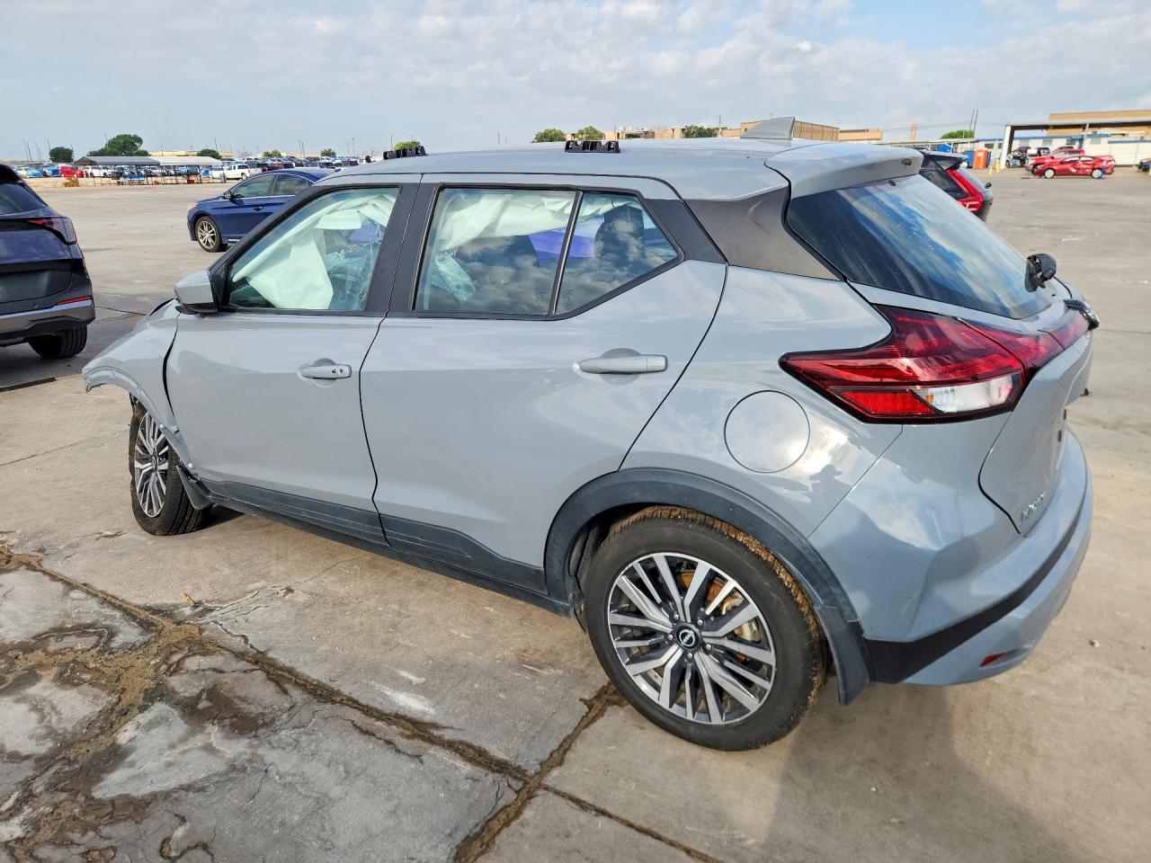 2023 Nissan Kicks Sv - Image 2