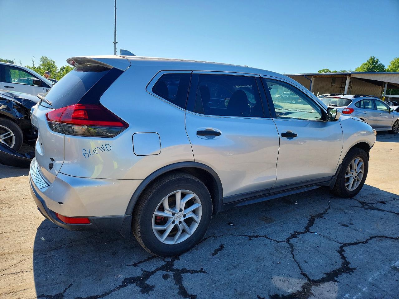 2018 Nissan Rogue S - Image 3