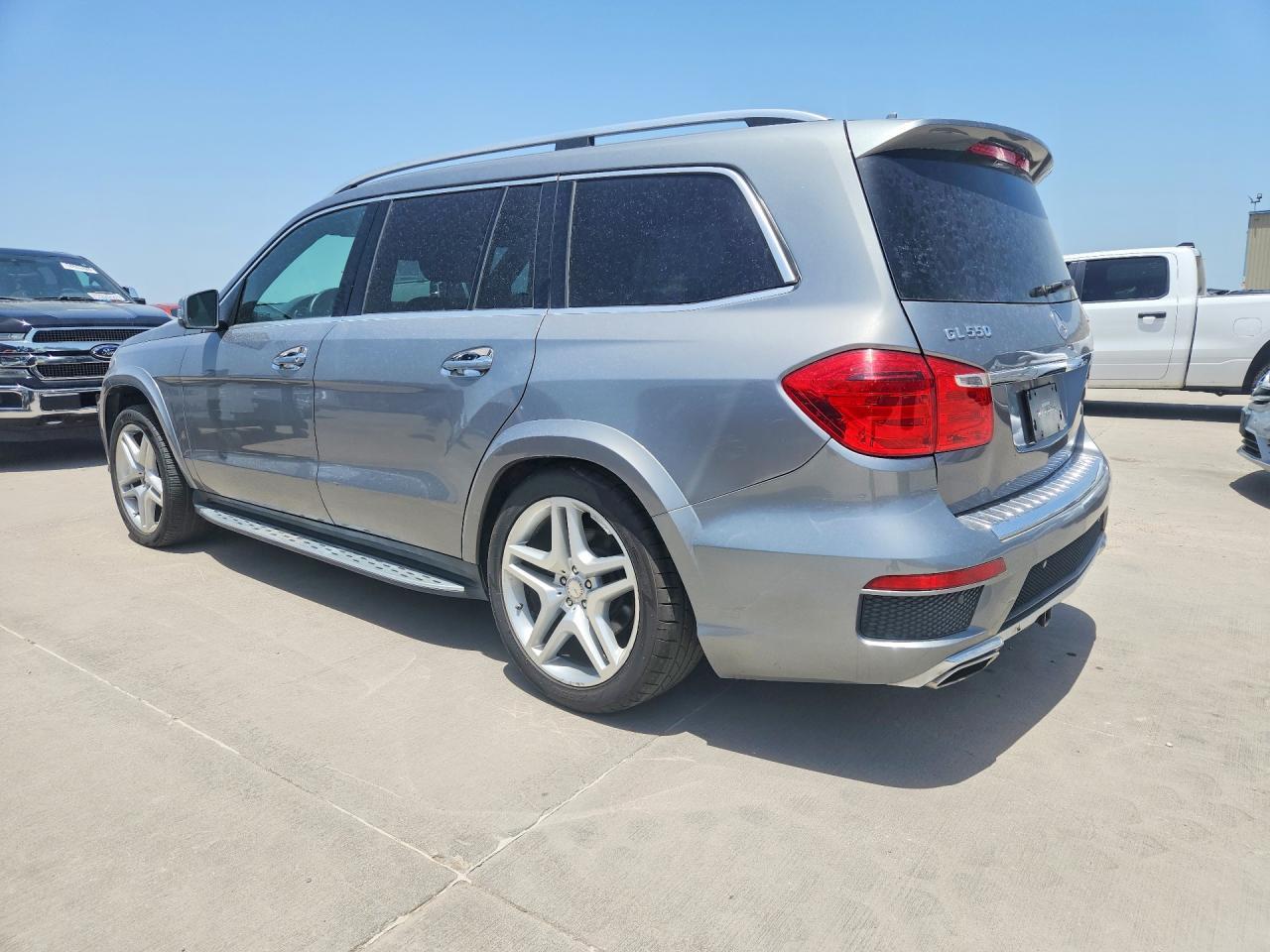 2015 Mercedes-Benz Gl 550 4Matic - Image 2