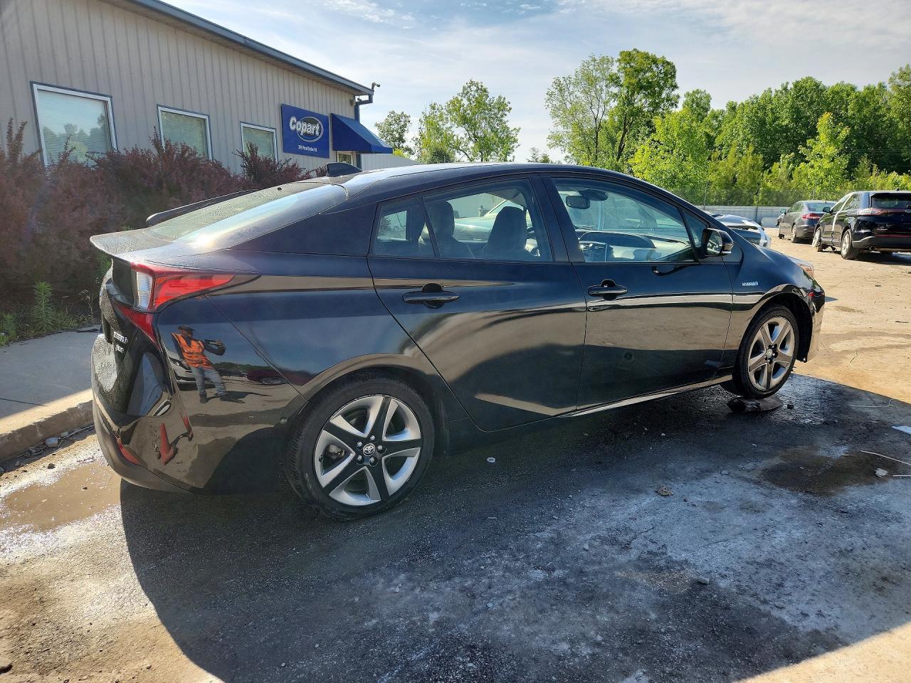 2021 Toyota Prius Xle - Image 3