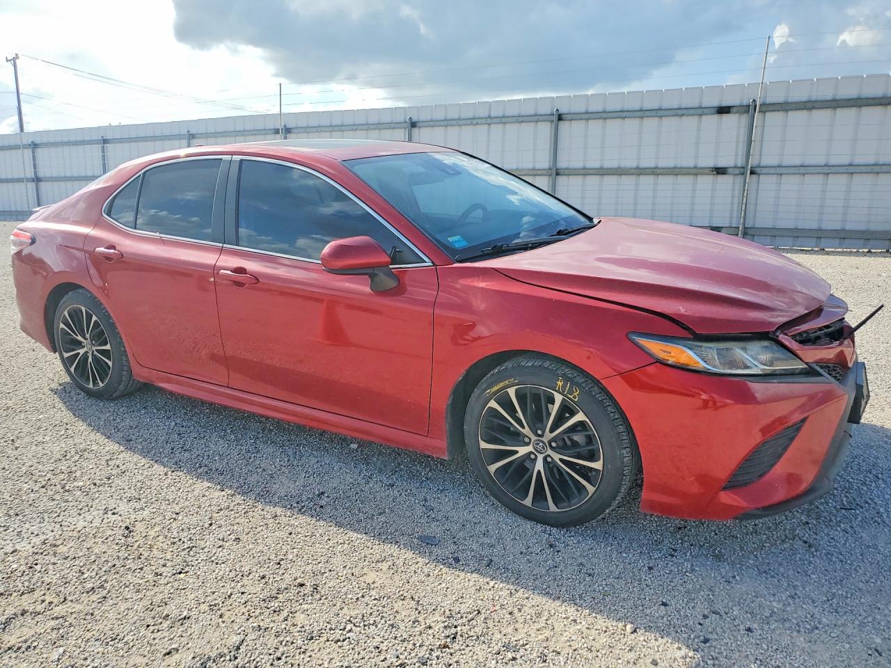 2019 Toyota Camry Se - Image 4