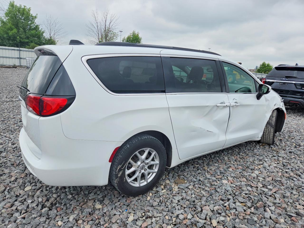 2021 Chrysler Voyager Lxi - Image 3