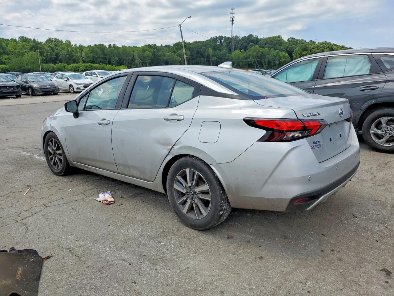2020 Nissan Versa Sv - Image 2