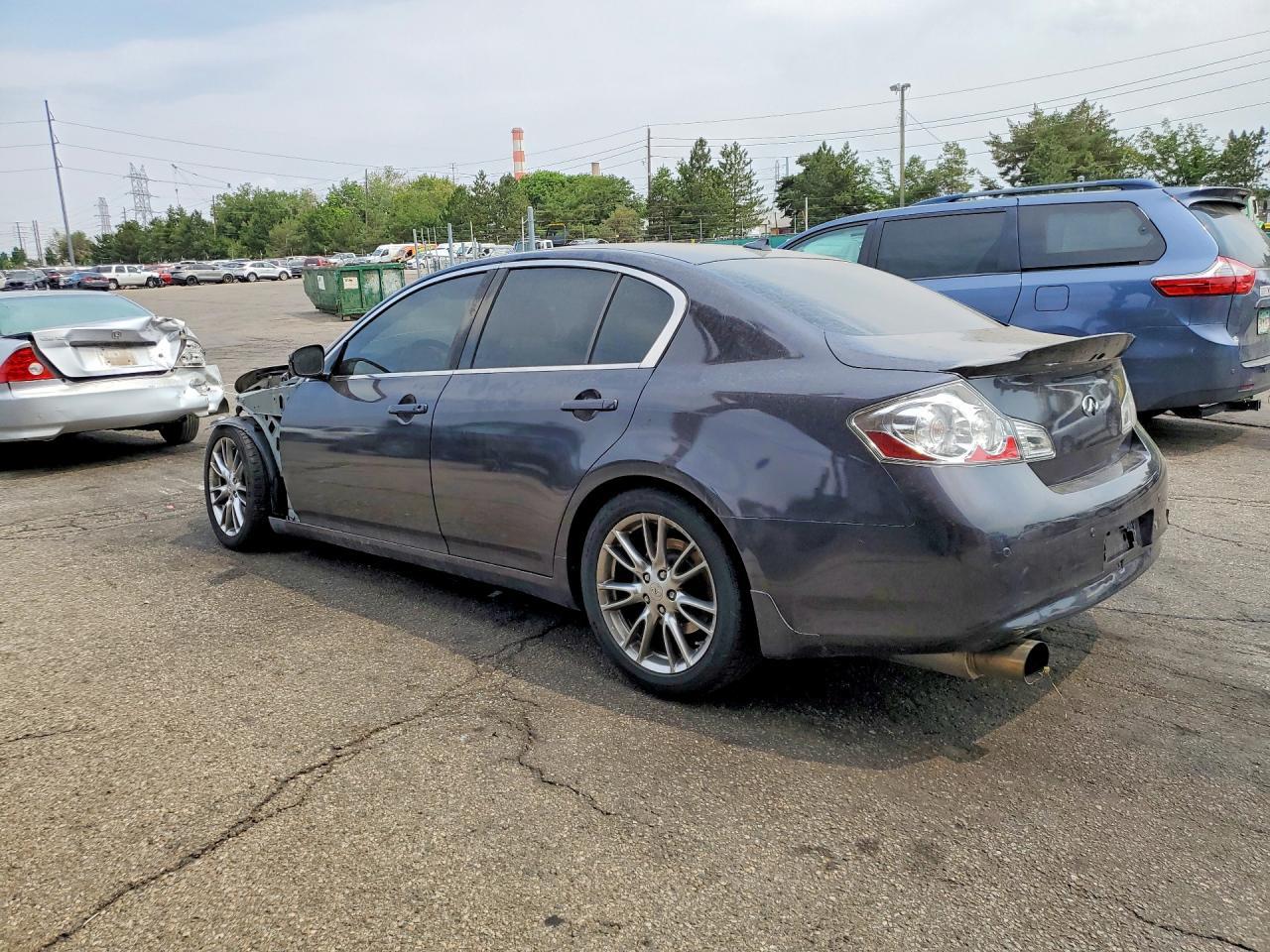 2010 Infiniti G17 X - Фото 2