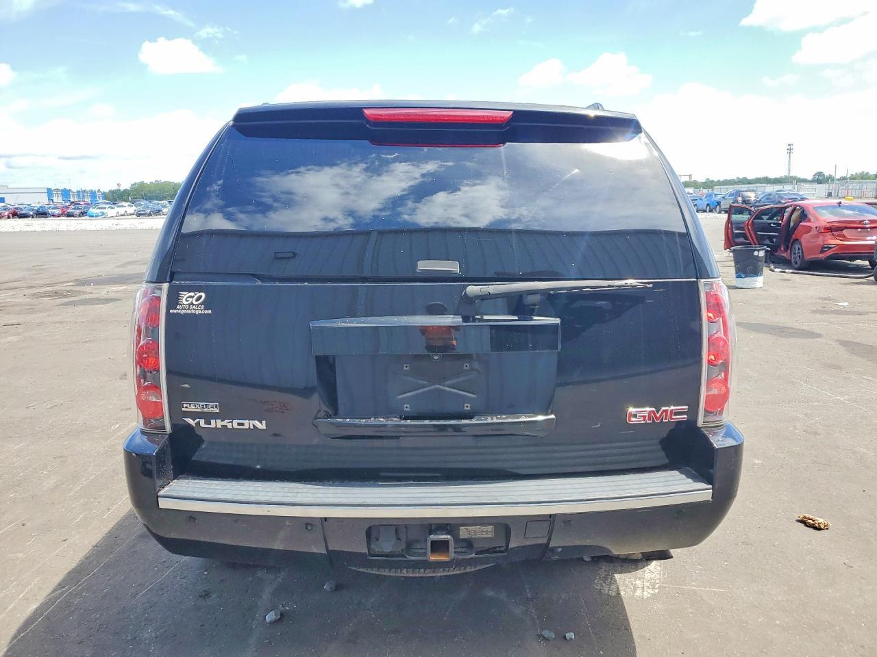 2009 GMC Yukon Denali - Фото 6