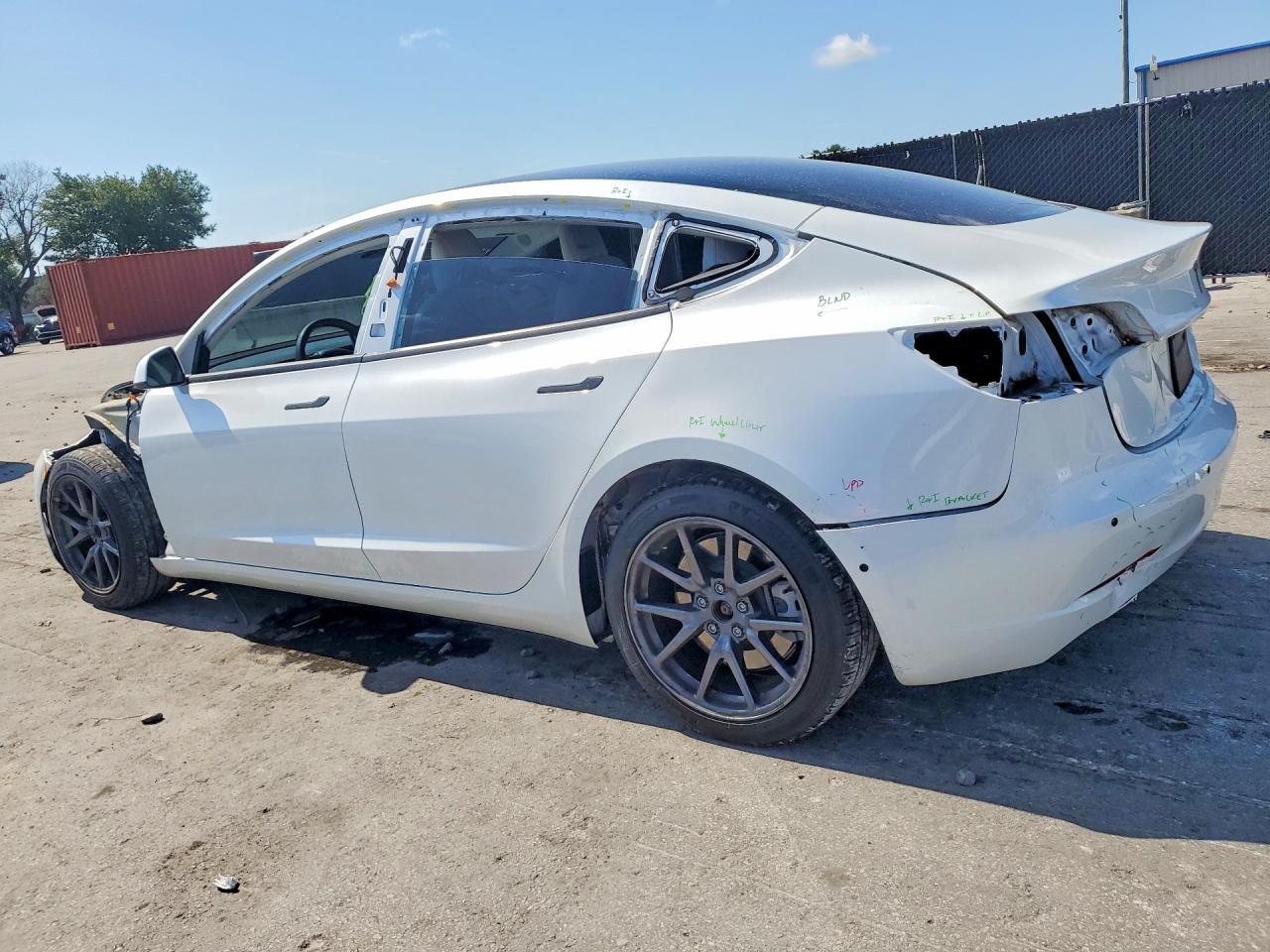 2020 Tesla Model 3 - Фото 2