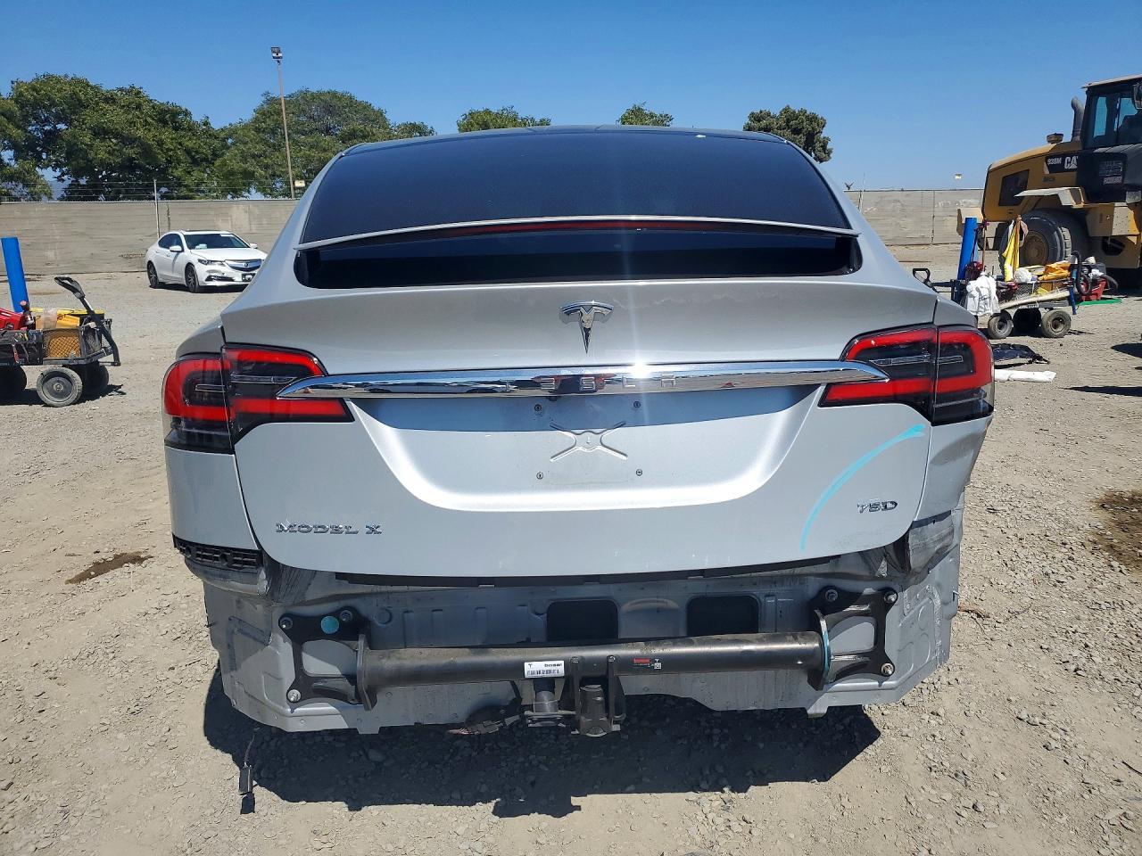 2017 Tesla Model X - Фото 6