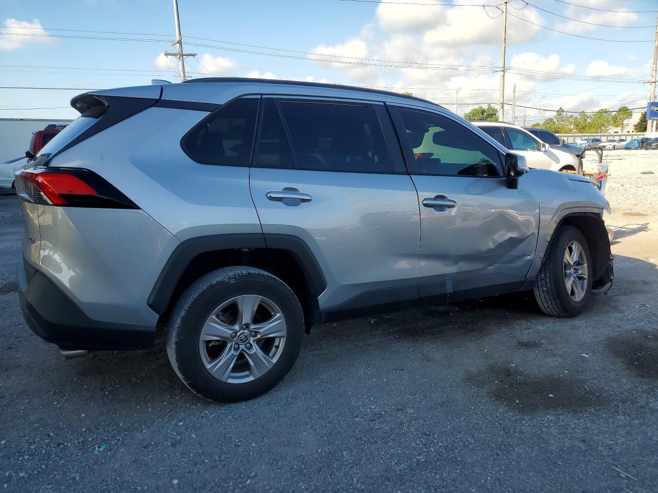 2023 Toyota Rav4 Xle - Фото 3