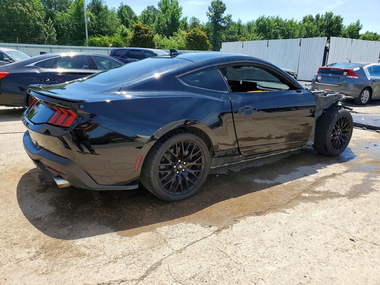 2024 Ford Mustang Gt - Фото 3