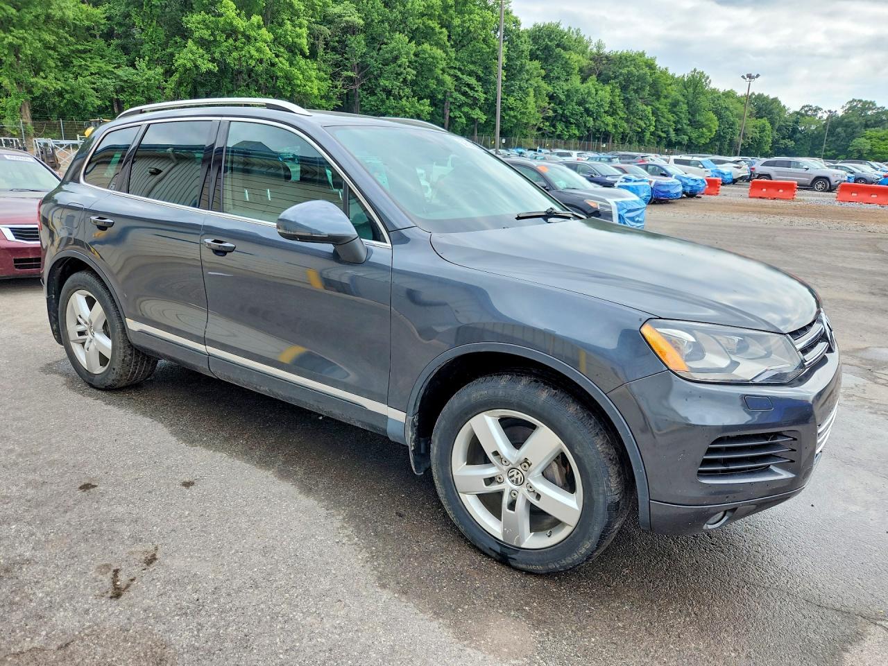2014 Volkswagen Touareg V6 - Image 4