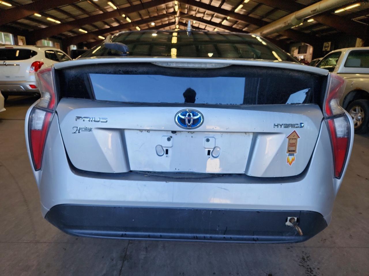 2017 Toyota Prius Two - Фото 6