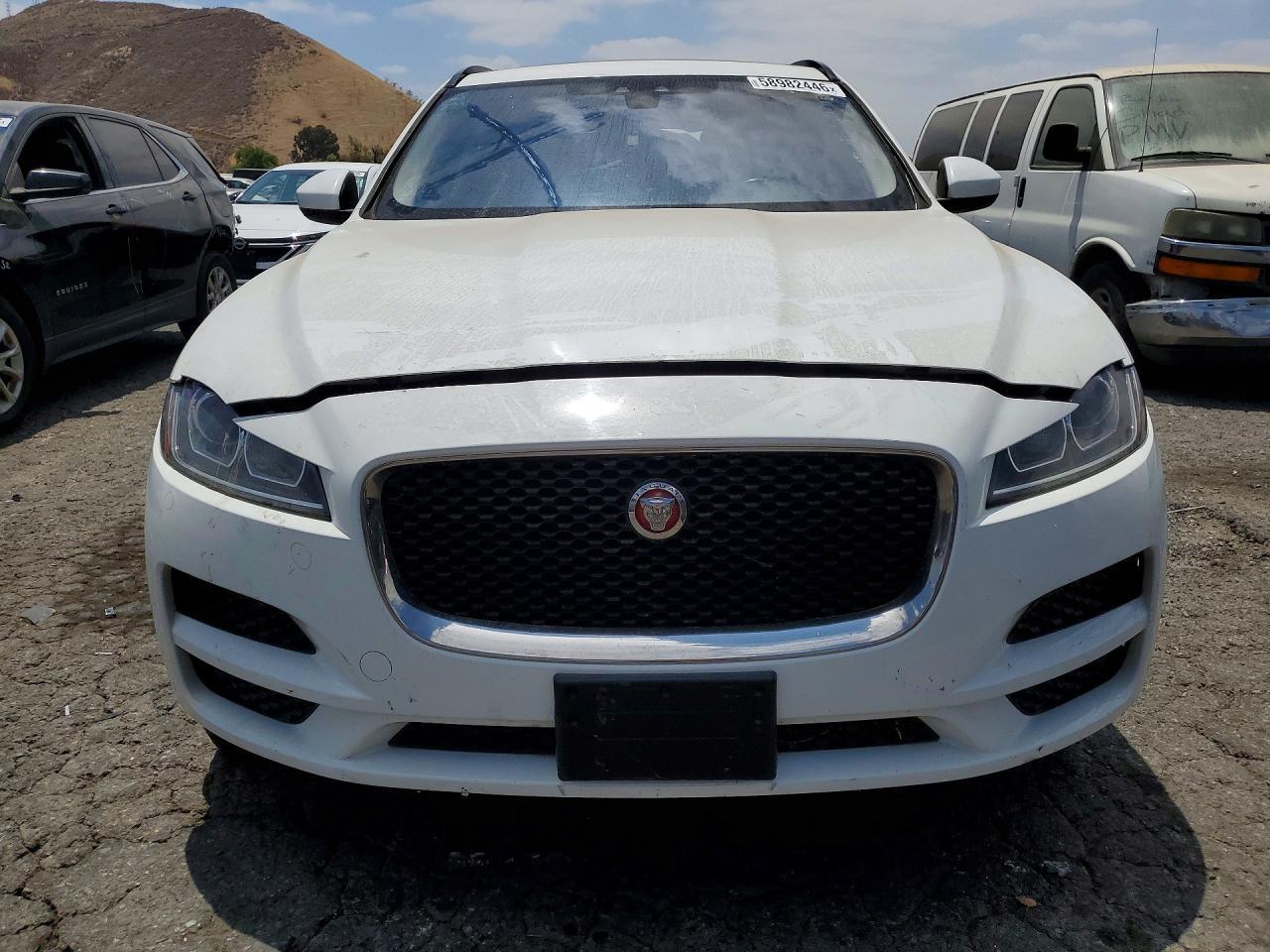 2017 Jaguar F-Pace Premium - Image 5