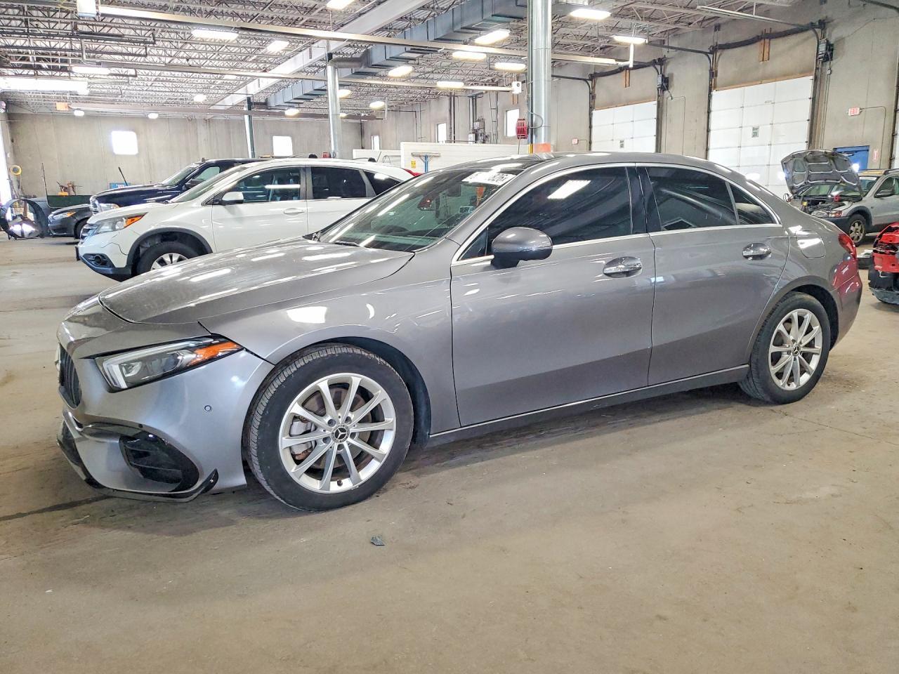 2019 Mercedes-Benz A 220