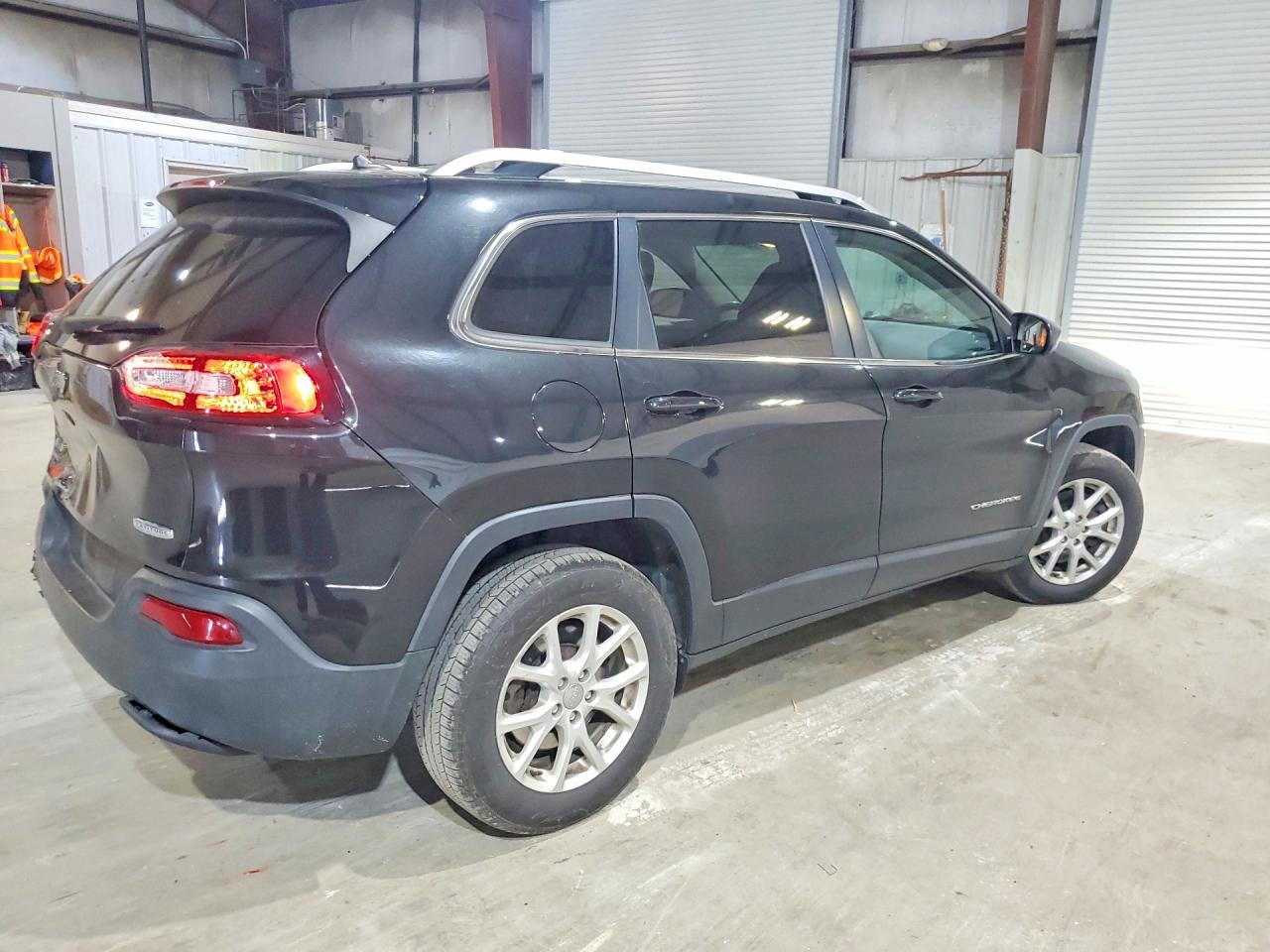 2016 Jeep Cherokee Latitude - Фото 3