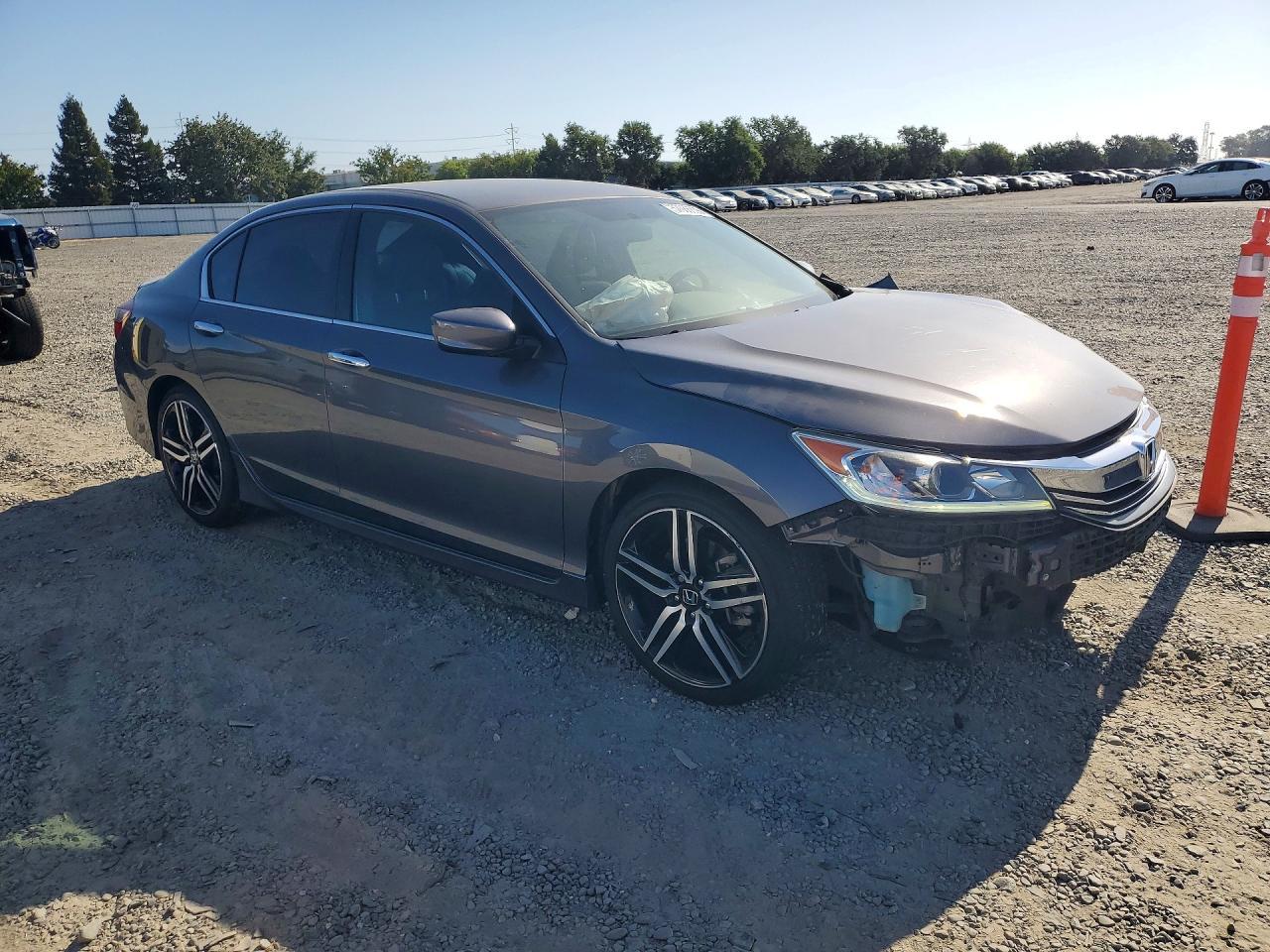 2017 Honda Accord Sport - Image 4