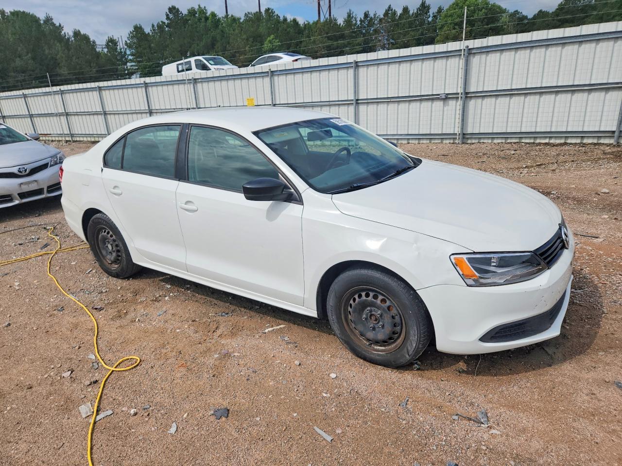 2014 Volkswagen Jetta Base - Image 4