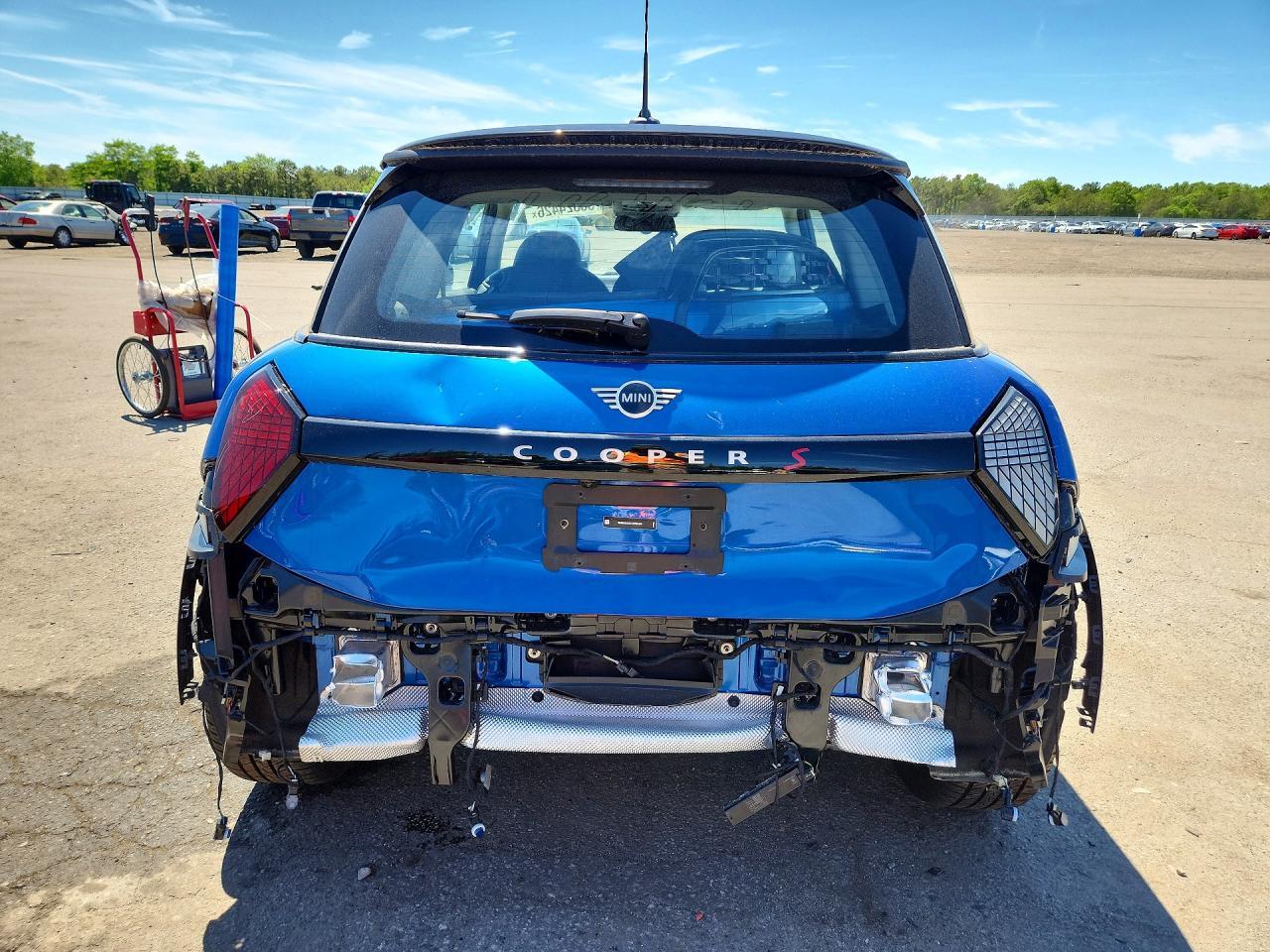 2025 Mini Cooper S - Фото 6