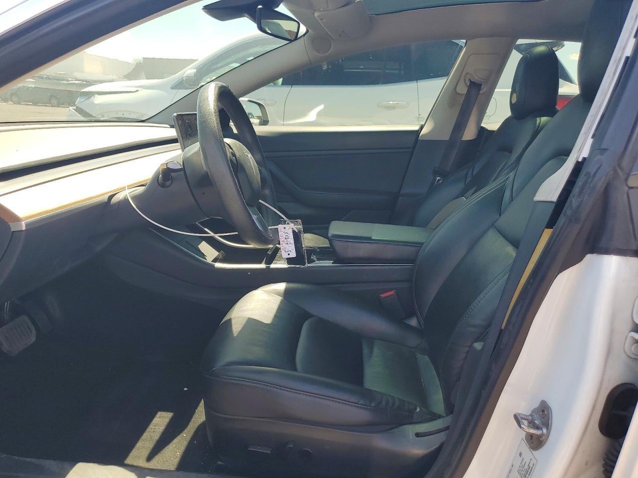 2020 Tesla Model 3 - Фото 7