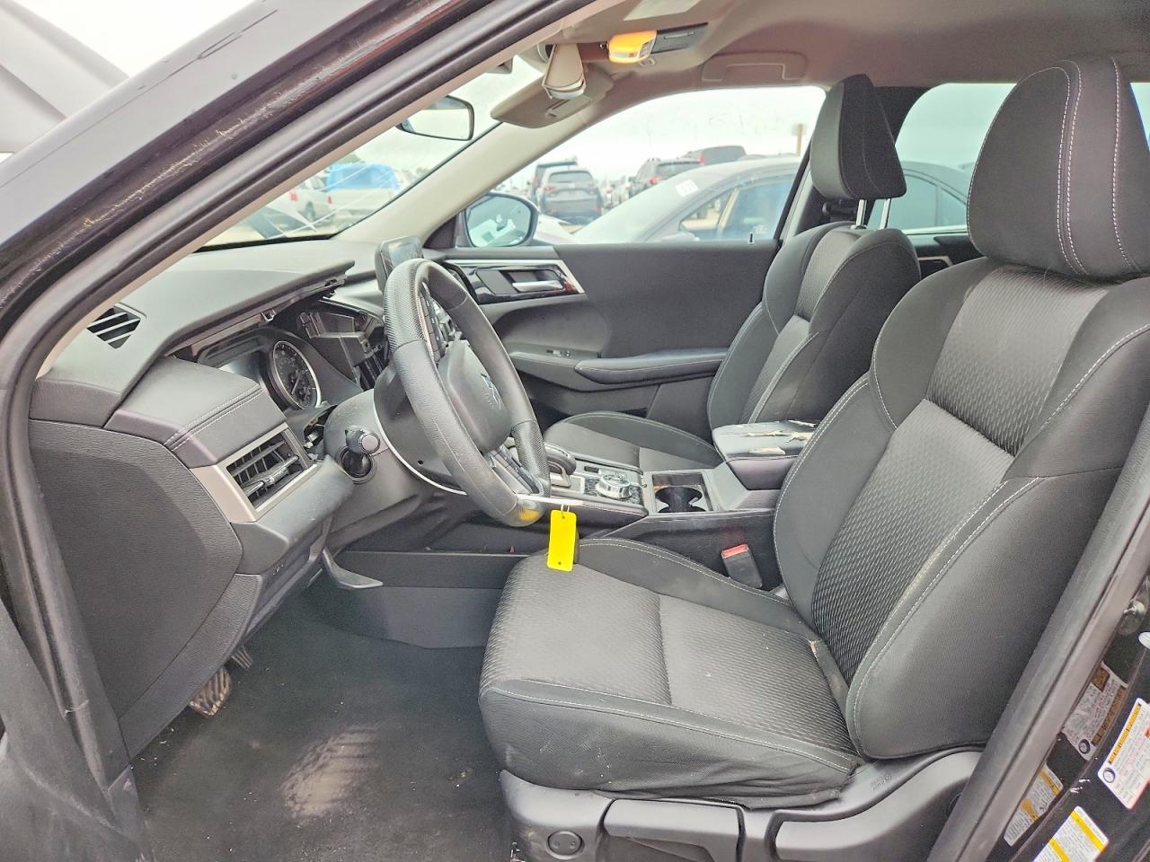 2023 Mitsubishi Outlander Es - Image 7