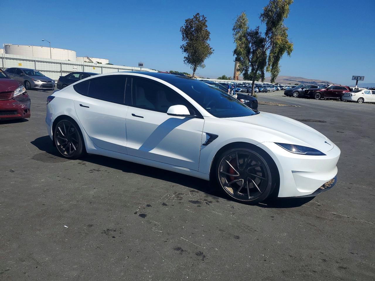 2024 Tesla Model 3 - Image 4