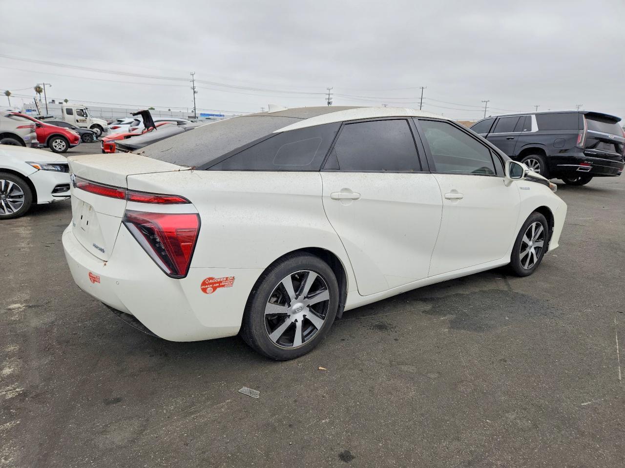 2017 Toyota Mirai Base - Фото 3