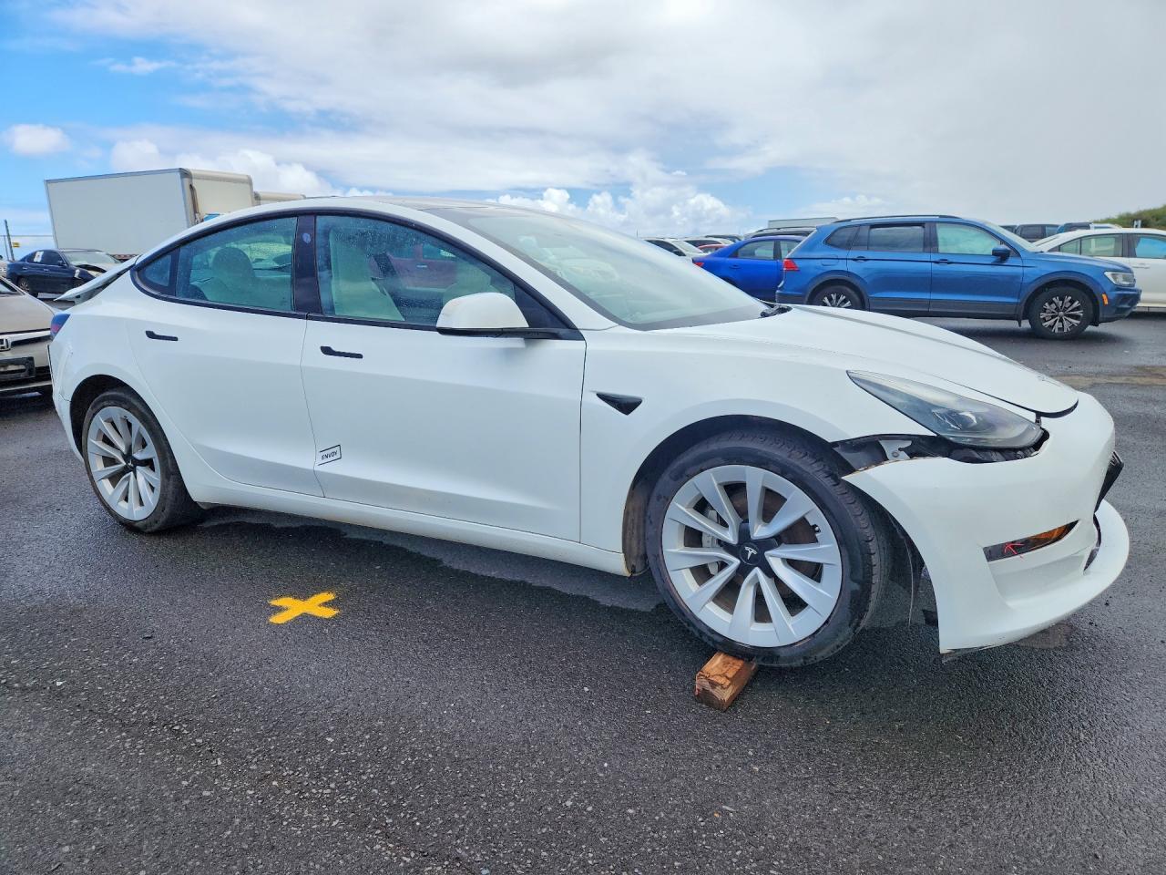 2023 Tesla Model 3 - Фото 4