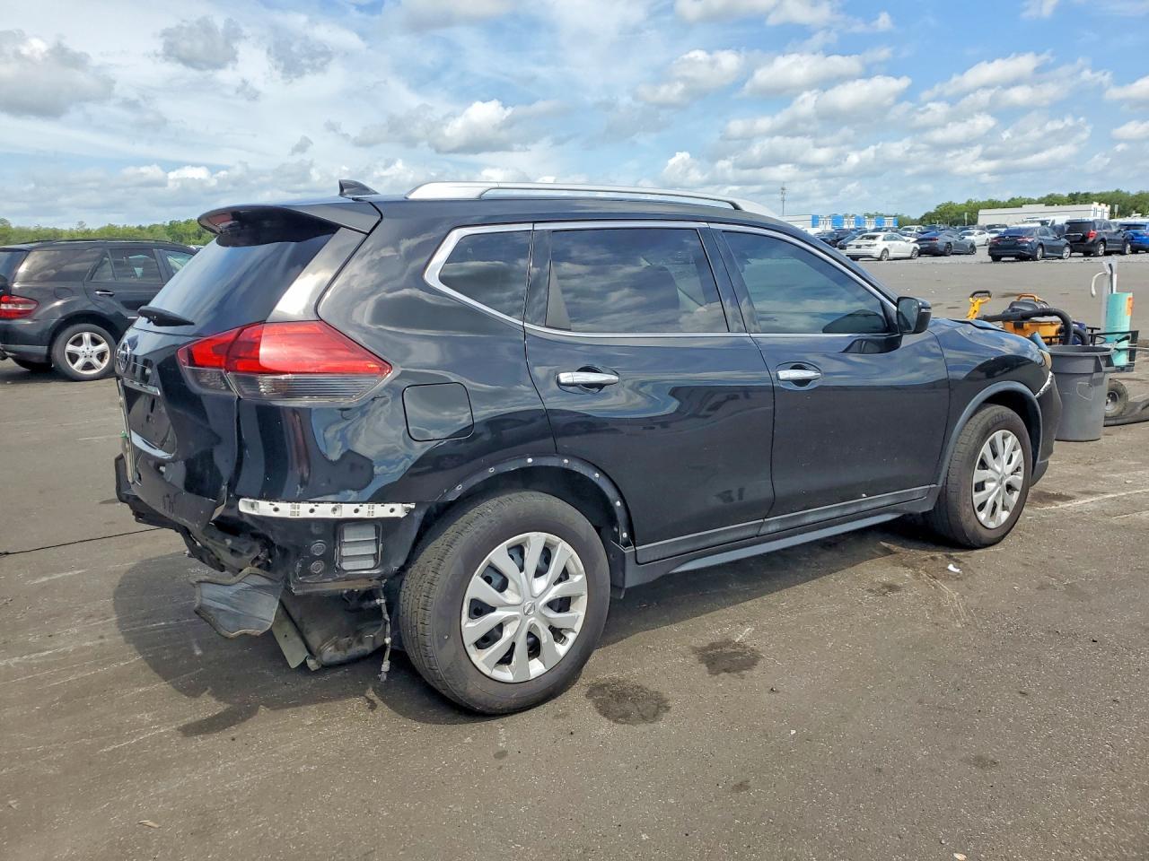 2017 Nissan Rogue S - Фото 3