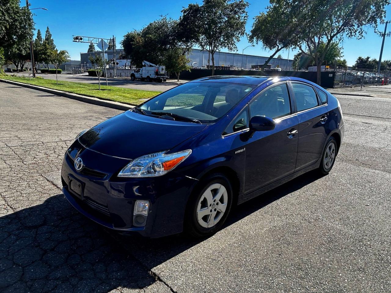 2011 Toyota Prius Two - Фото 2