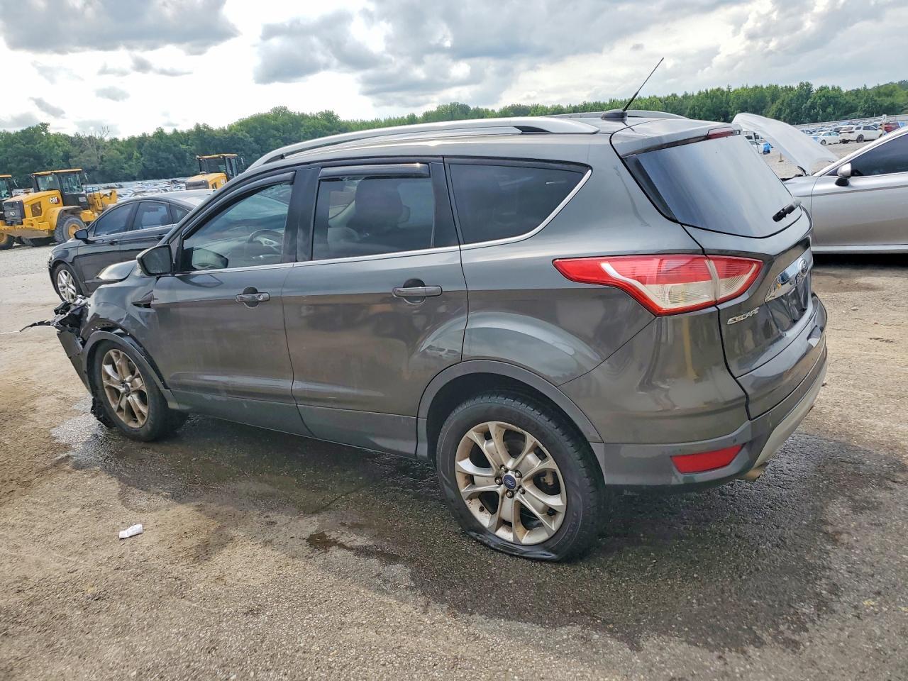 2015 Ford Escape Titanium - Фото 2