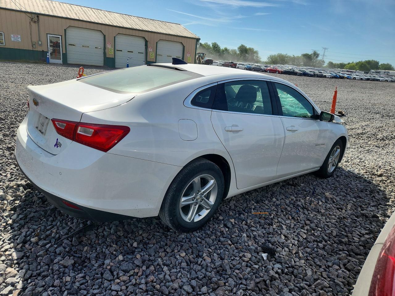 2023 Chevrolet Malibu Ls - Фото 3