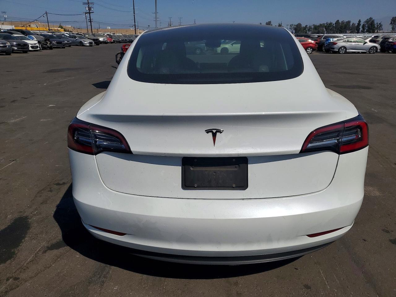 2023 Tesla Model 3 - Image 6